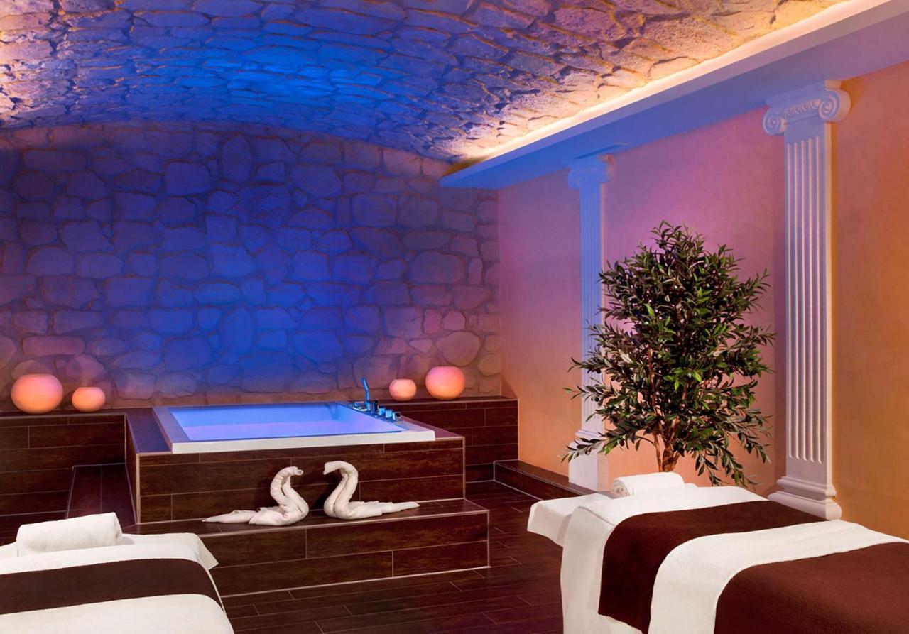 Dorint Marc Aurel Spa & Golf Resort Bad Goegging Exterior photo
